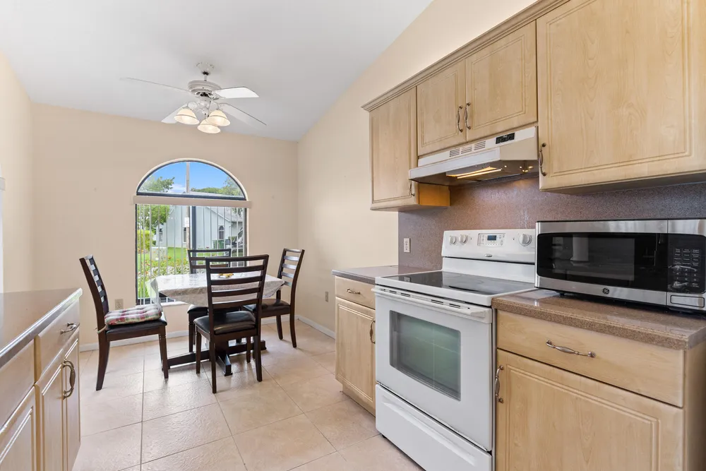 8108 NW 100th Ln, Tamarac, FL 33321