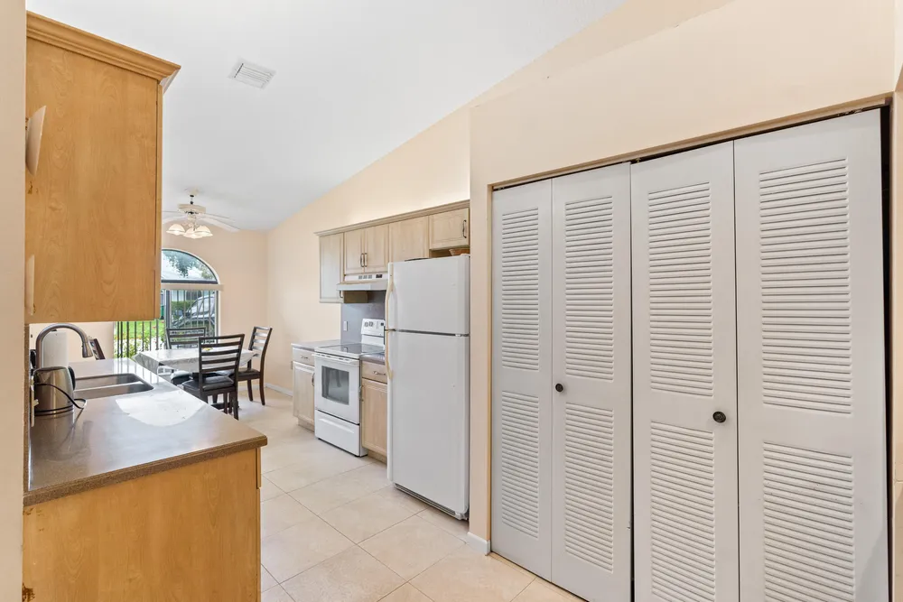 8108 NW 100th Ln, Tamarac, FL 33321
