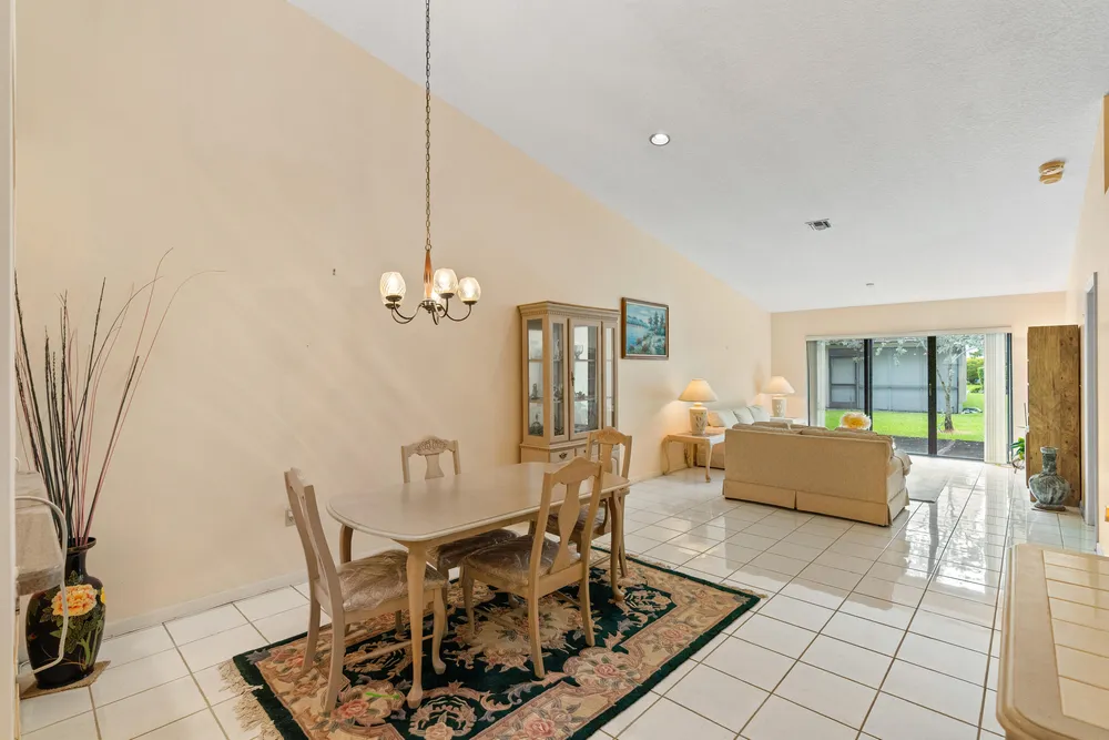 8108 NW 100th Ln, Tamarac, FL 33321