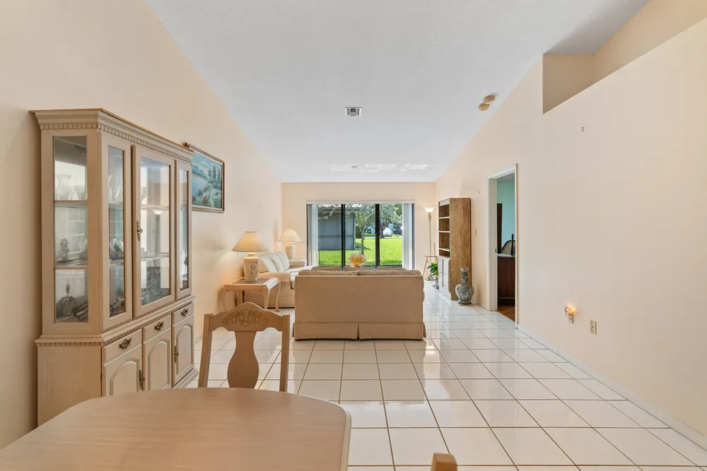 8108 NW 100th Ln, Tamarac, FL 33321