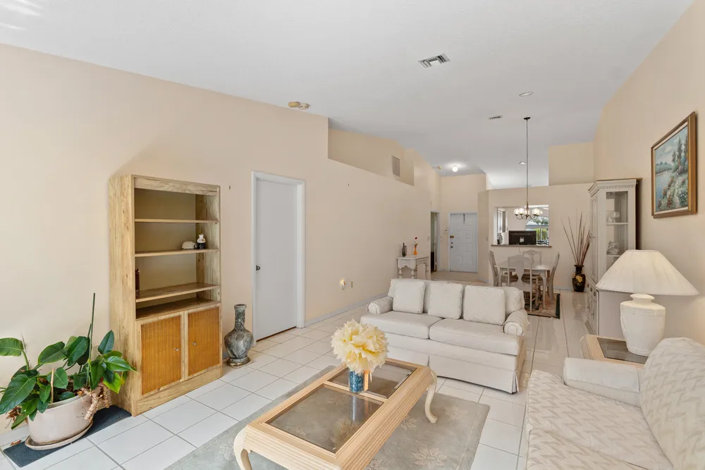 8108 NW 100th Ln, Tamarac, FL 33321