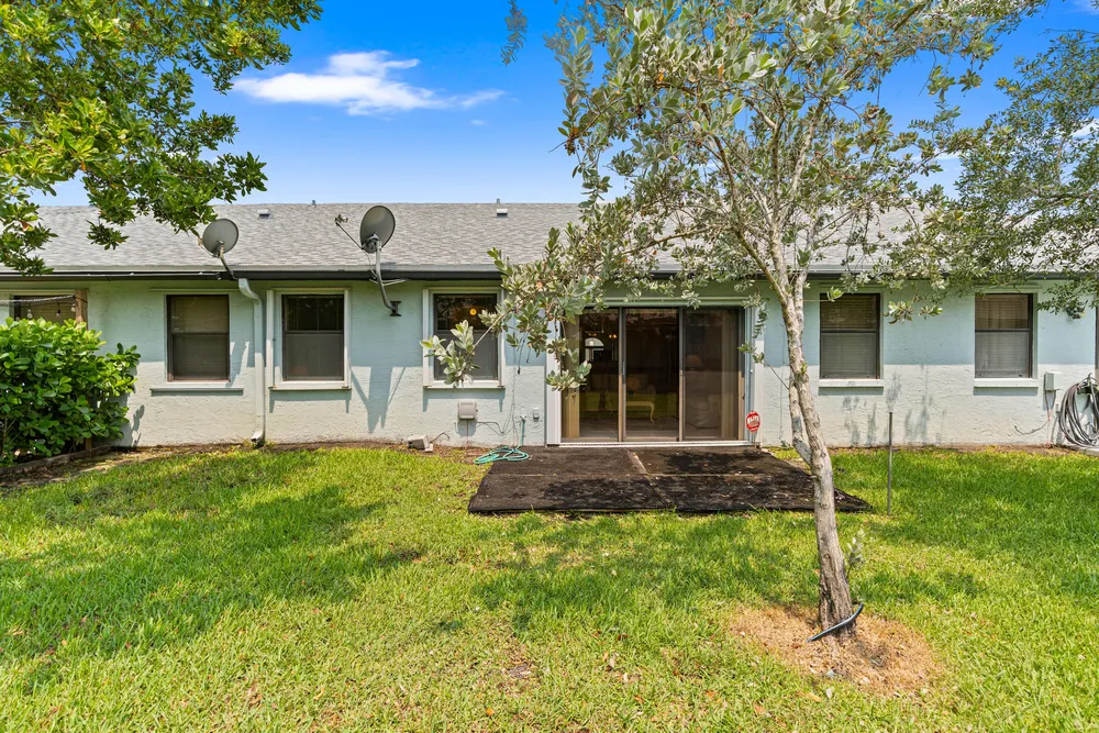 8108 NW 100th Ln, Tamarac, FL 33321