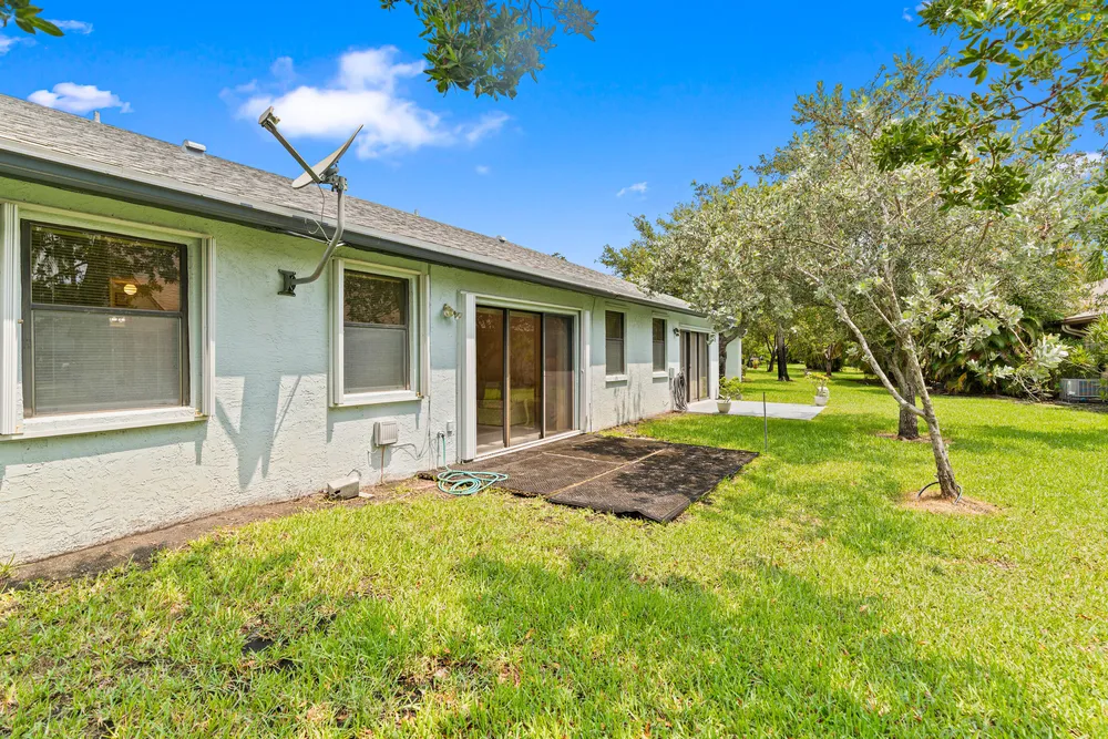 8108 NW 100th Ln, Tamarac, FL 33321