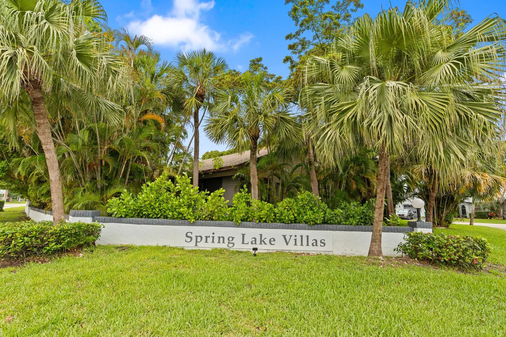 8108 NW 100th Ln, Tamarac, FL 33321