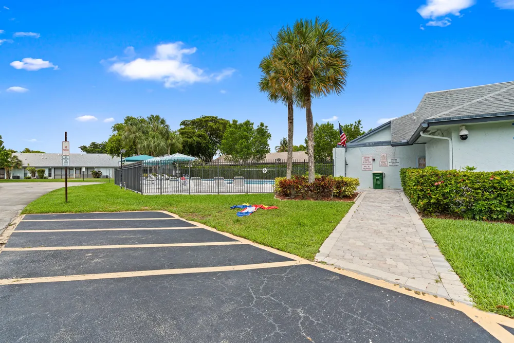 8108 NW 100th Ln, Tamarac, FL 33321