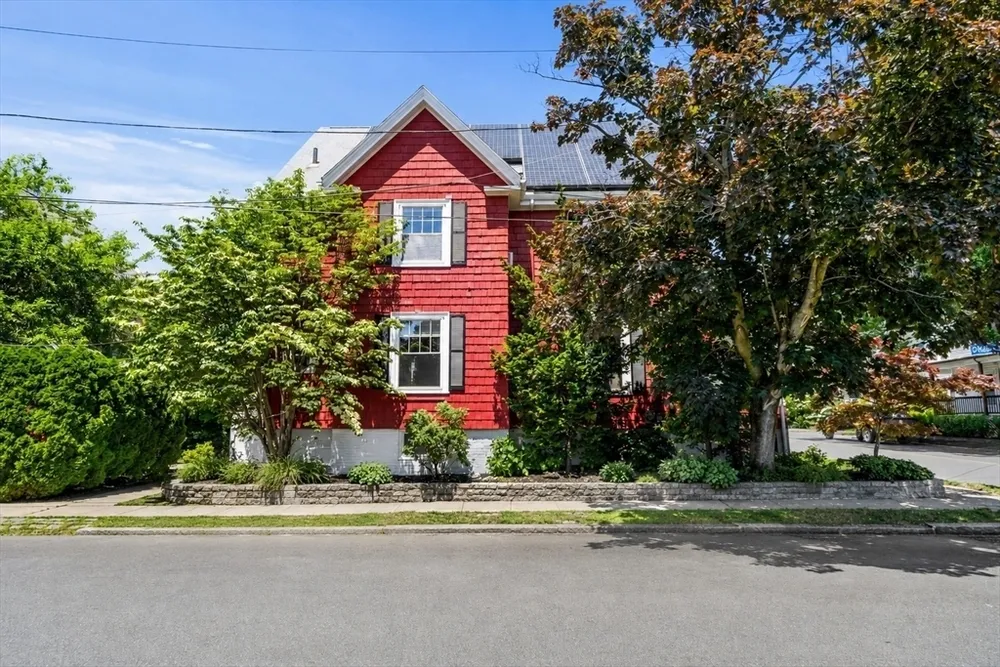 246 Burrill St, Swampscott, MA 01907