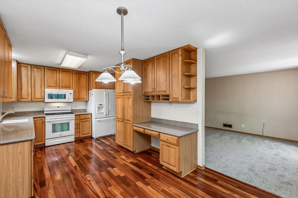 4746 141st St W, Apple Valley, MN 55124