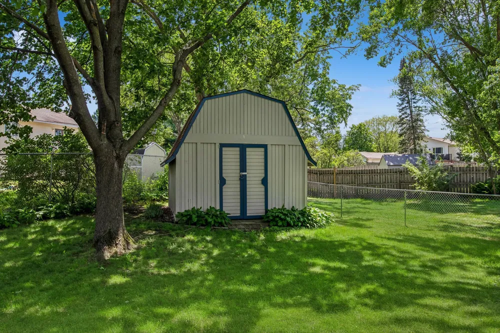 4746 141st St W, Apple Valley, MN 55124