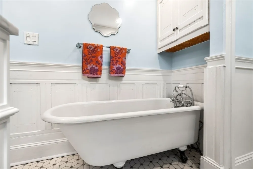 246 Burrill St, Swampscott, MA 01907