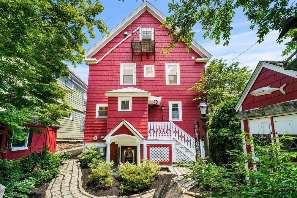 246 Burrill St, Swampscott, MA 01907