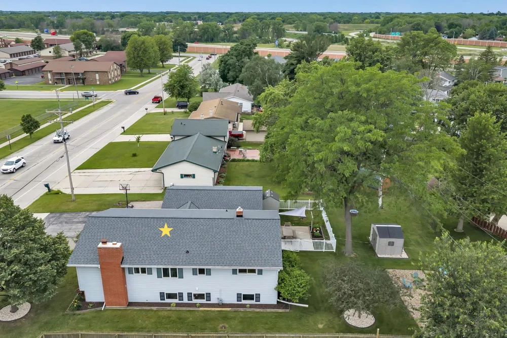 2400 S Ridge Rd, Green Bay, WI 54304