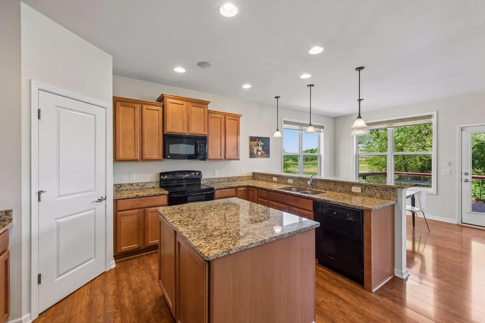5100 Merrimac Ln N, Plymouth, MN 55446