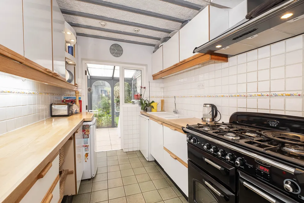 Rydal Gardens, Hounslow, TW3 photo 2