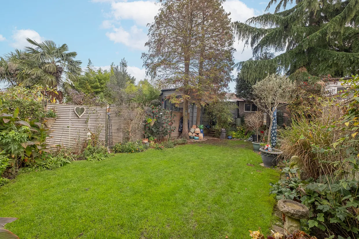 Rydal Gardens, Hounslow, TW3 photo 3