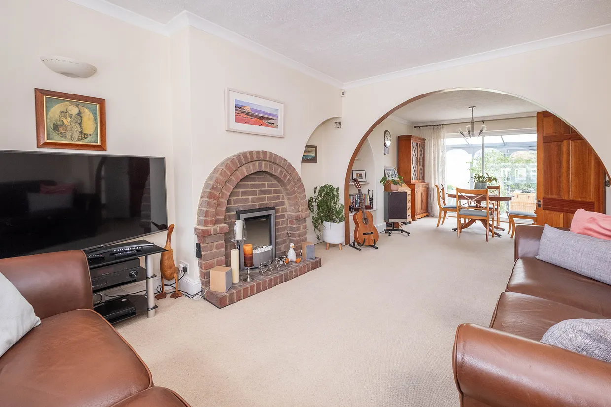 Rydal Gardens, Hounslow, TW3 photo 4
