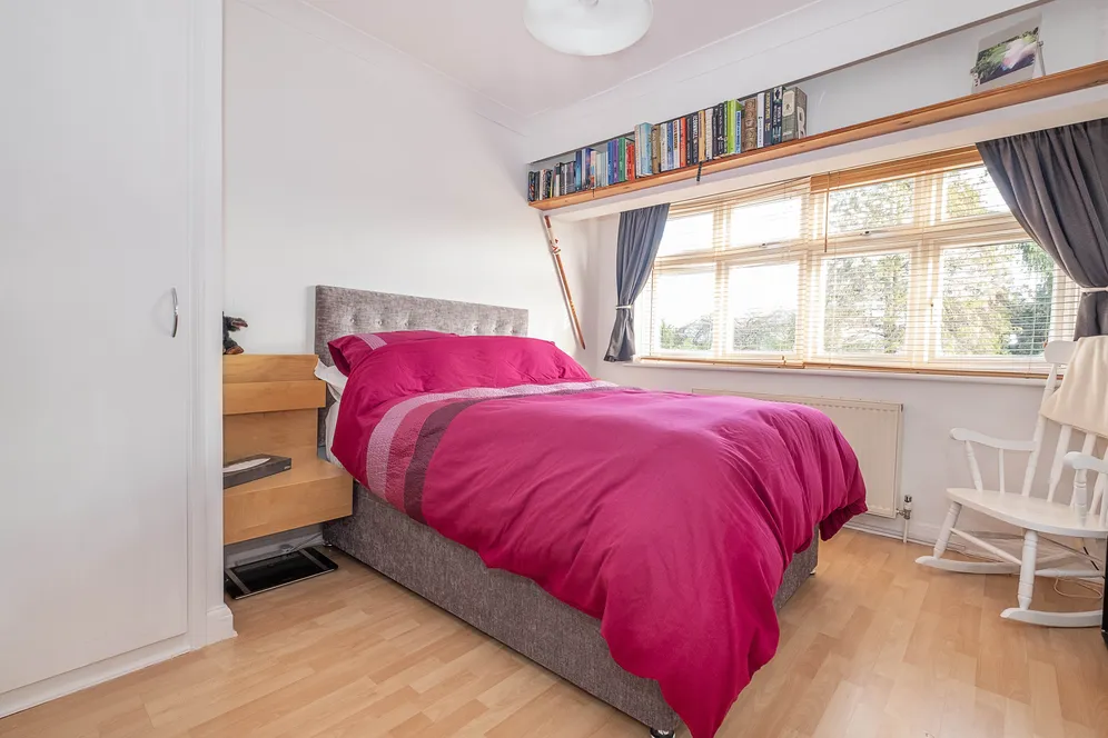 Rydal Gardens, Hounslow, TW3 photo 6