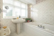 Rydal Gardens, Hounslow, TW3 photo 7