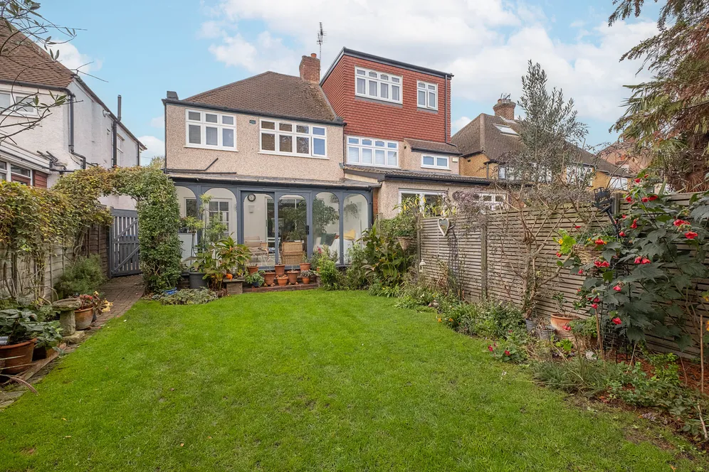 Rydal Gardens, Hounslow, TW3 photo 10