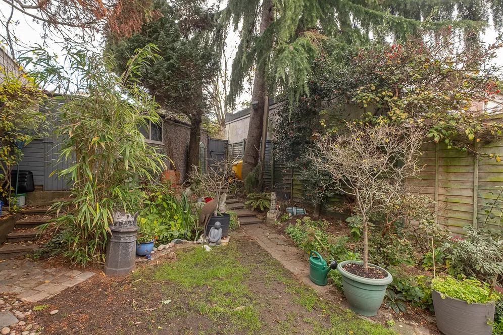 Rydal Gardens, Hounslow, TW3 photo 12
