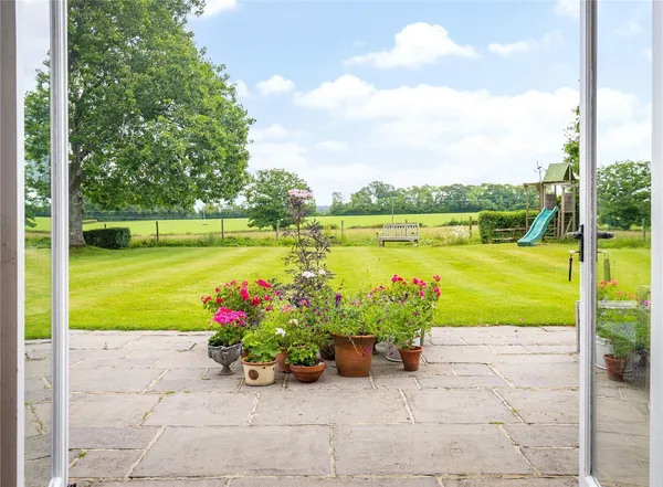 Heyshott, Midhurst, GU29 photo 14