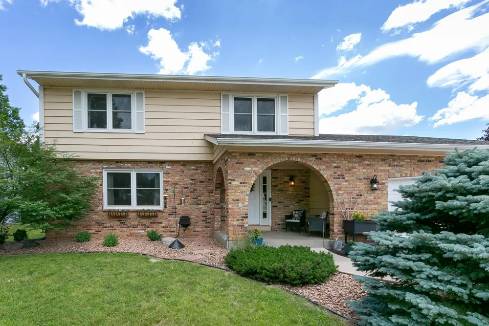 4880 149th Ct, Apple Valley, MN 55124