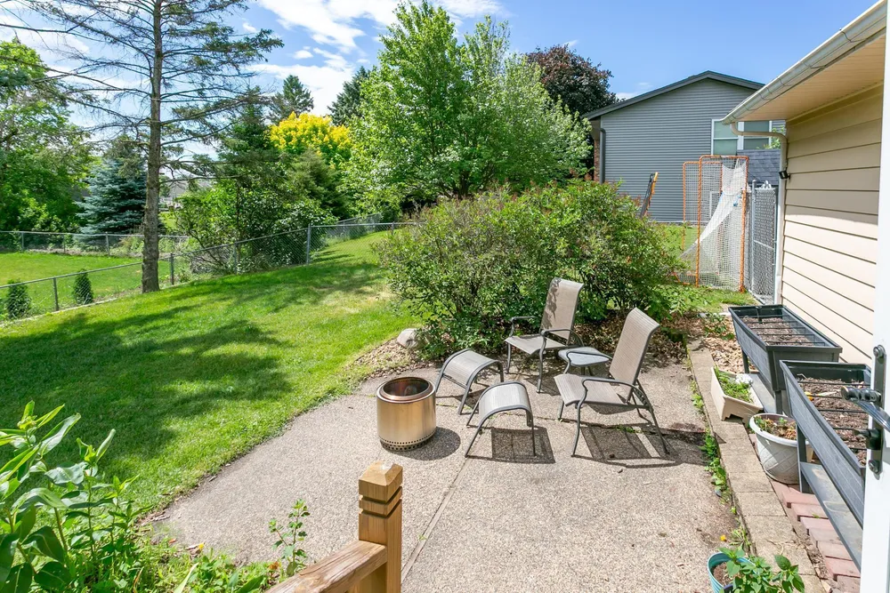 4880 149th Ct, Apple Valley, MN 55124