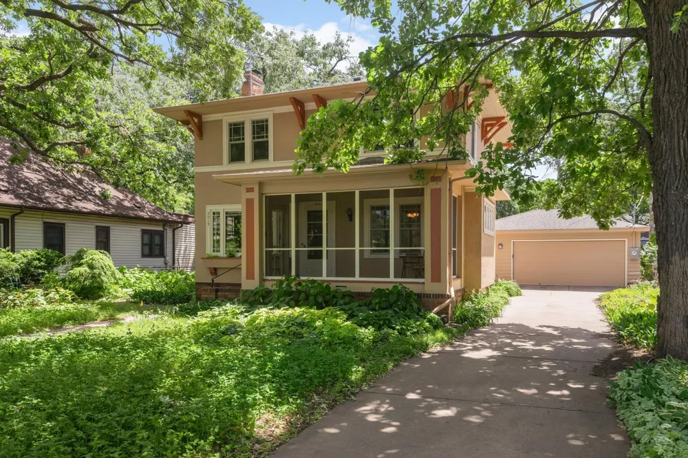 3015 E Minnehaha Pkwy, Minneapolis, MN 55417