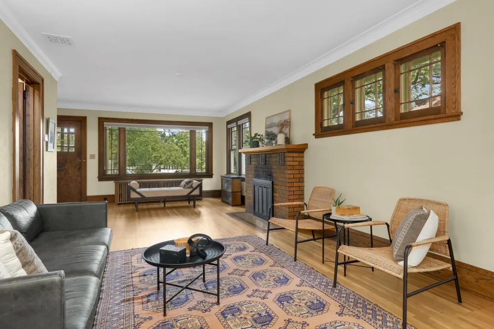 3015 E Minnehaha Pkwy, Minneapolis, MN 55417