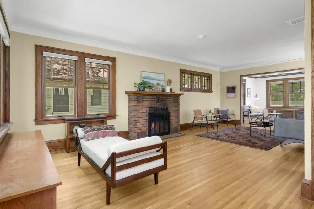 3015 E Minnehaha Pkwy, Minneapolis, MN 55417