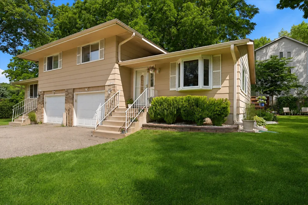 1906 Stryker Ave, West St Paul, MN 55118