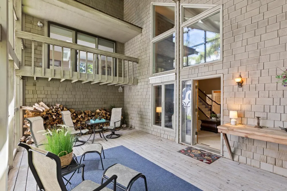 7708 Stonewood Ct, Edina, MN 55439