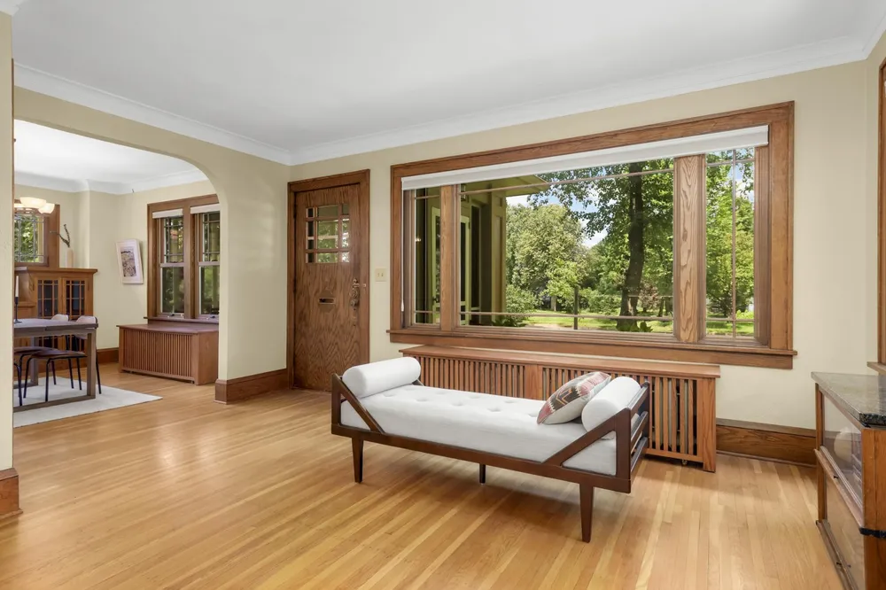 3015 E Minnehaha Pkwy, Minneapolis, MN 55417