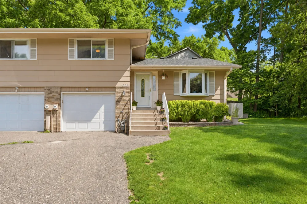 1906 Stryker Ave, West St Paul, MN 55118