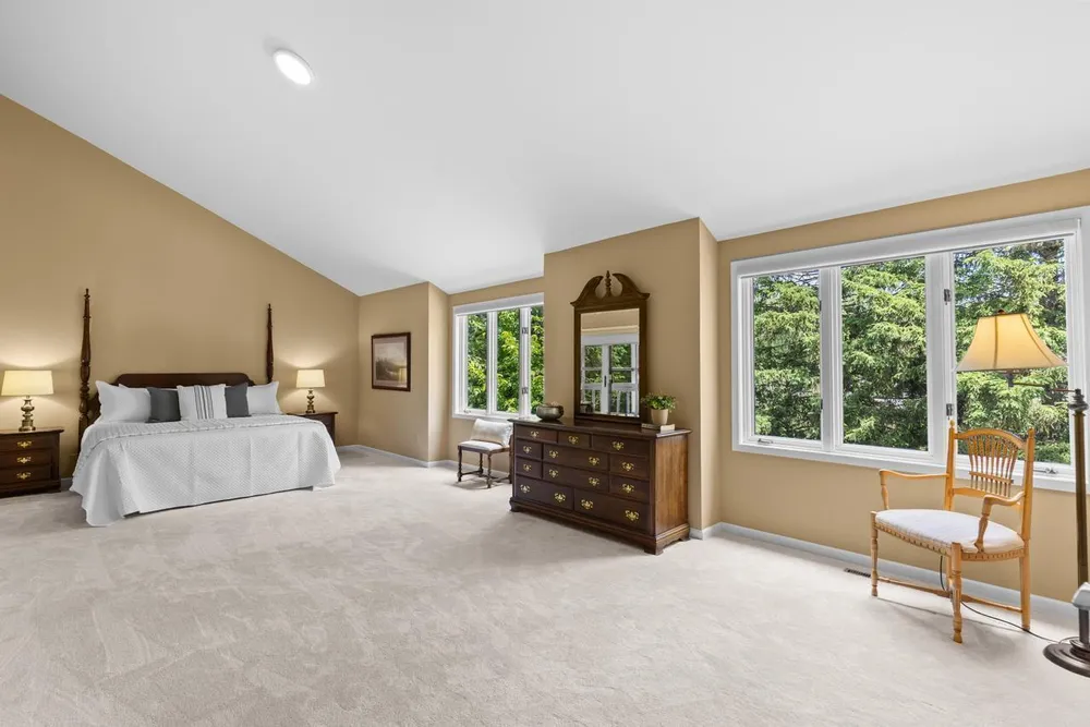 7708 Stonewood Ct, Edina, MN 55439