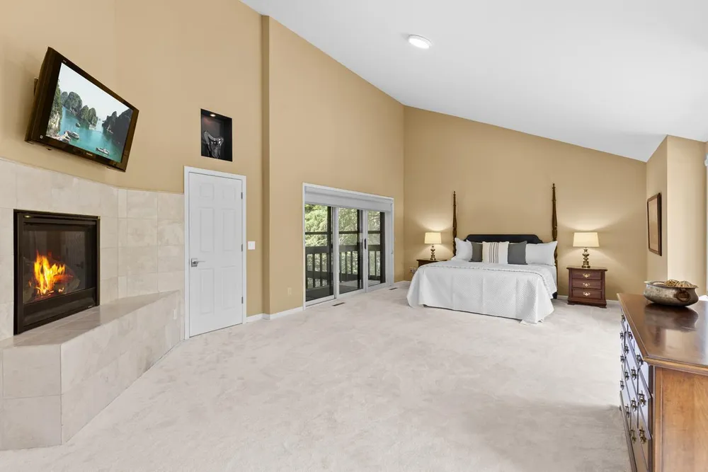 7708 Stonewood Ct, Edina, MN 55439