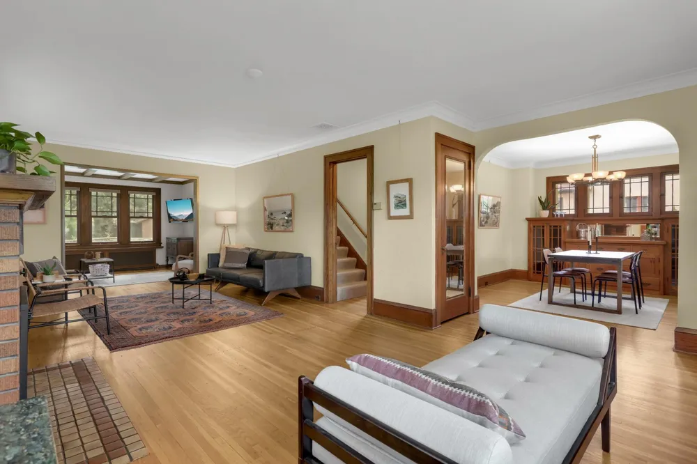 3015 E Minnehaha Pkwy, Minneapolis, MN 55417