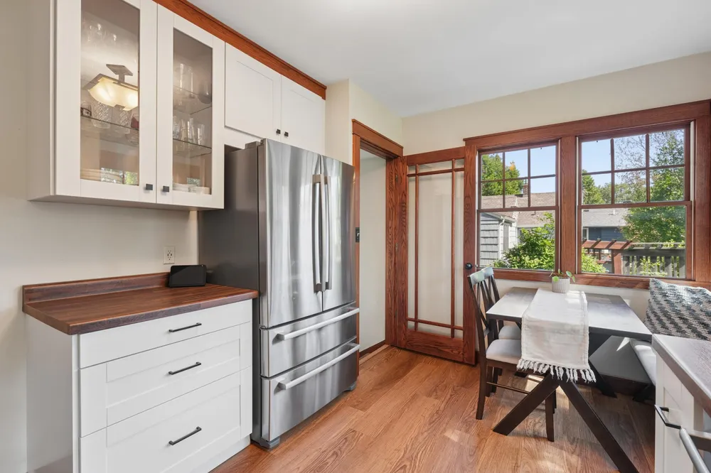 1576 Grotto St N, Saint Paul, MN 55117