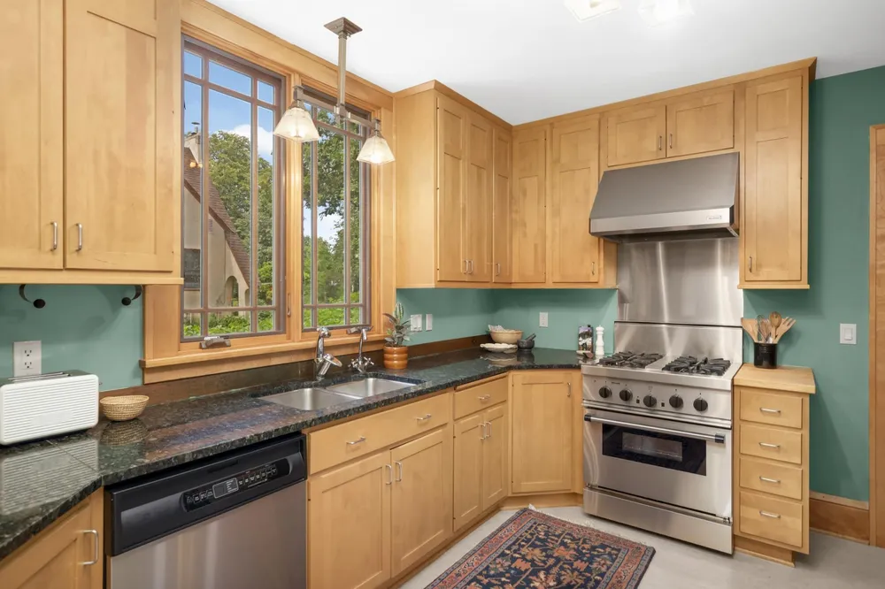 3015 E Minnehaha Pkwy, Minneapolis, MN 55417
