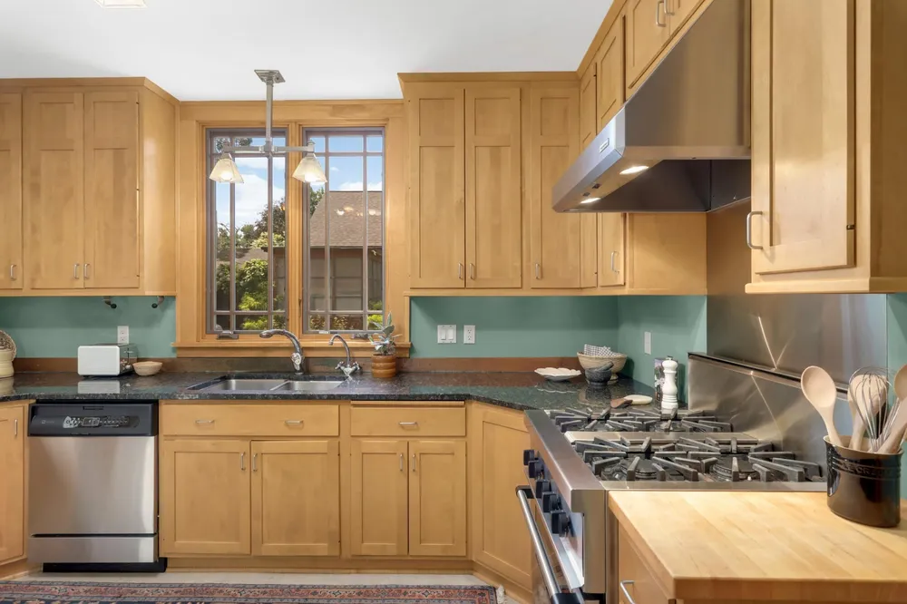 3015 E Minnehaha Pkwy, Minneapolis, MN 55417