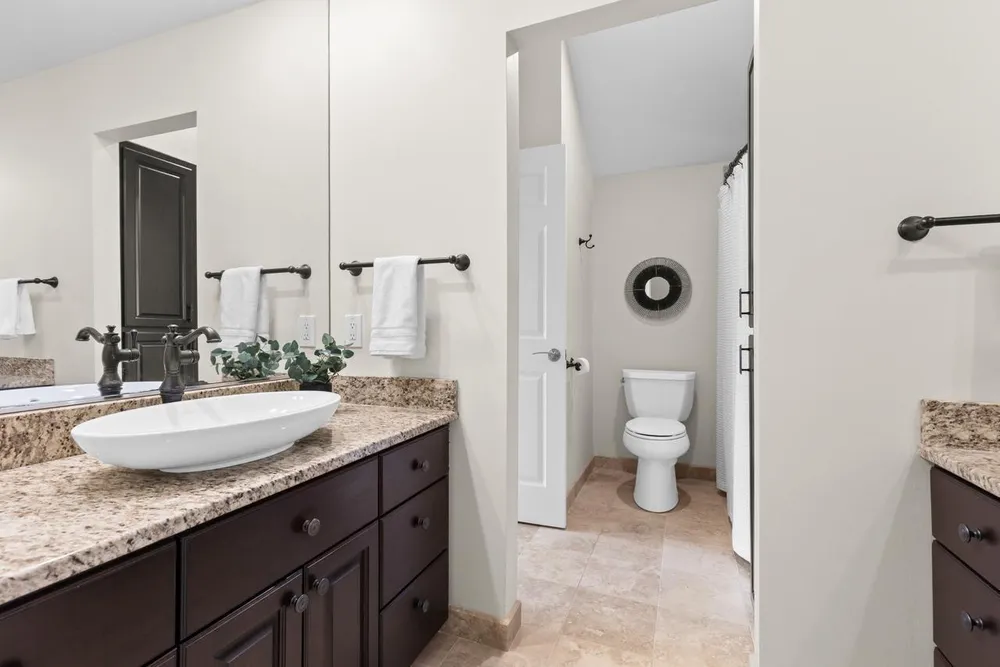7708 Stonewood Ct, Edina, MN 55439