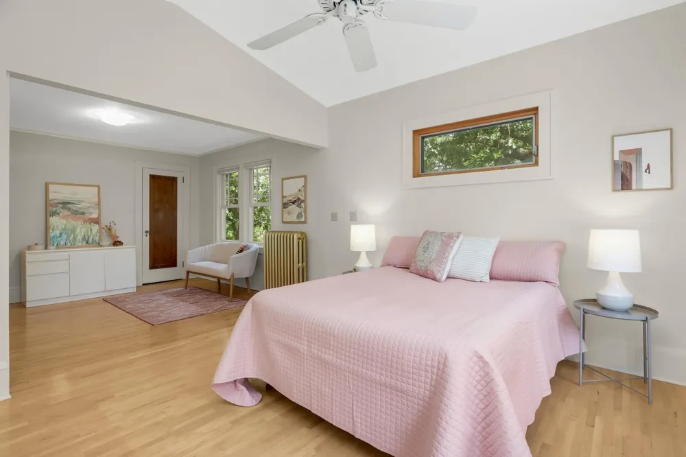 3015 E Minnehaha Pkwy, Minneapolis, MN 55417