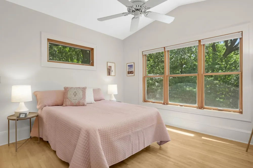 3015 E Minnehaha Pkwy, Minneapolis, MN 55417