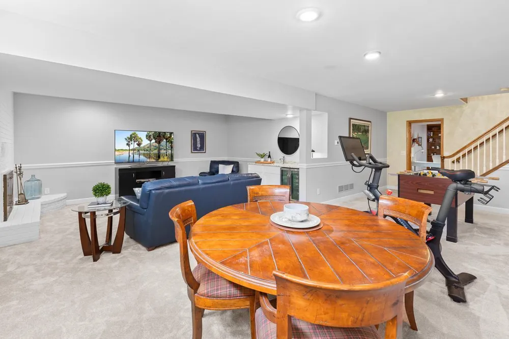 7708 Stonewood Ct, Edina, MN 55439