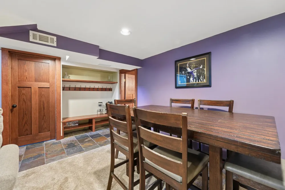 1576 Grotto St N, Saint Paul, MN 55117