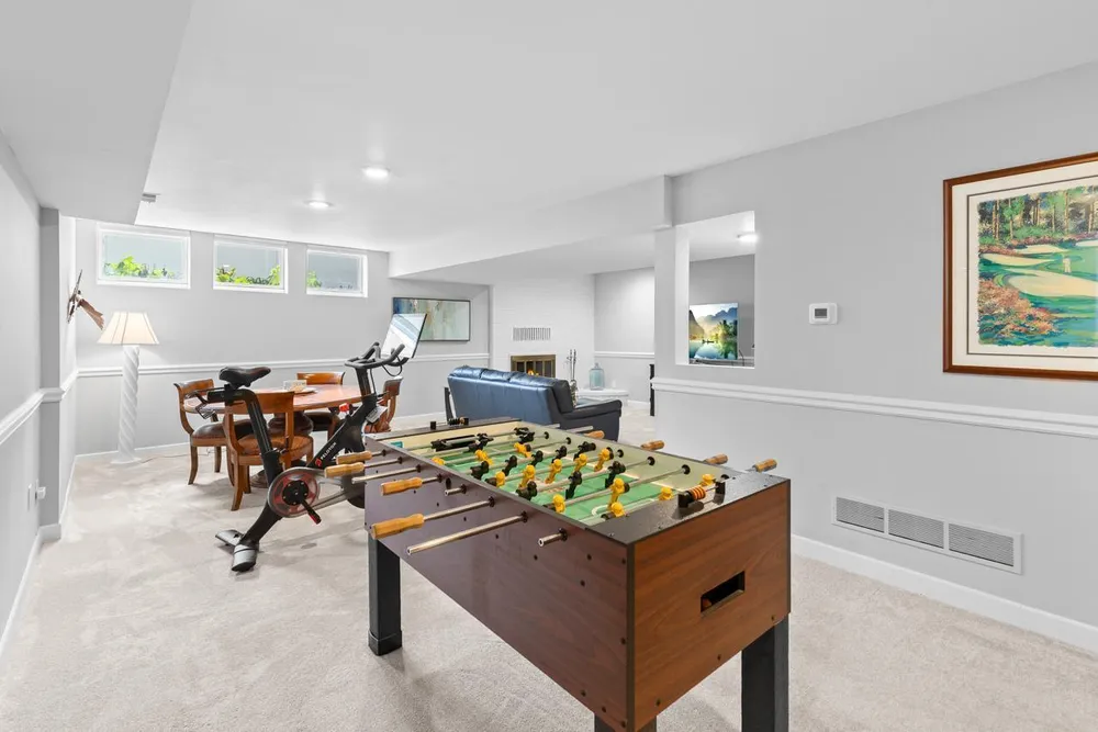 7708 Stonewood Ct, Edina, MN 55439
