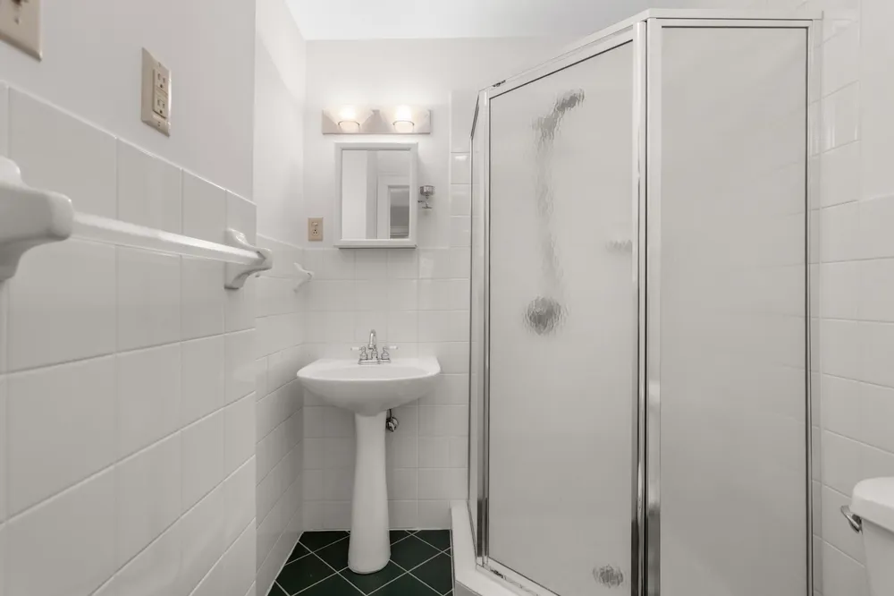 3015 E Minnehaha Pkwy, Minneapolis, MN 55417