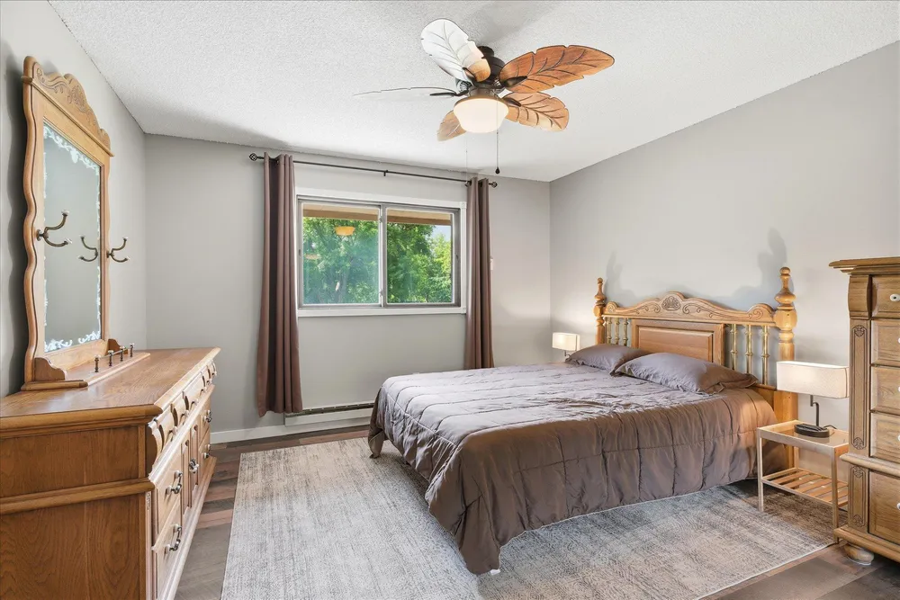 1906 Stryker Ave, West St Paul, MN 55118