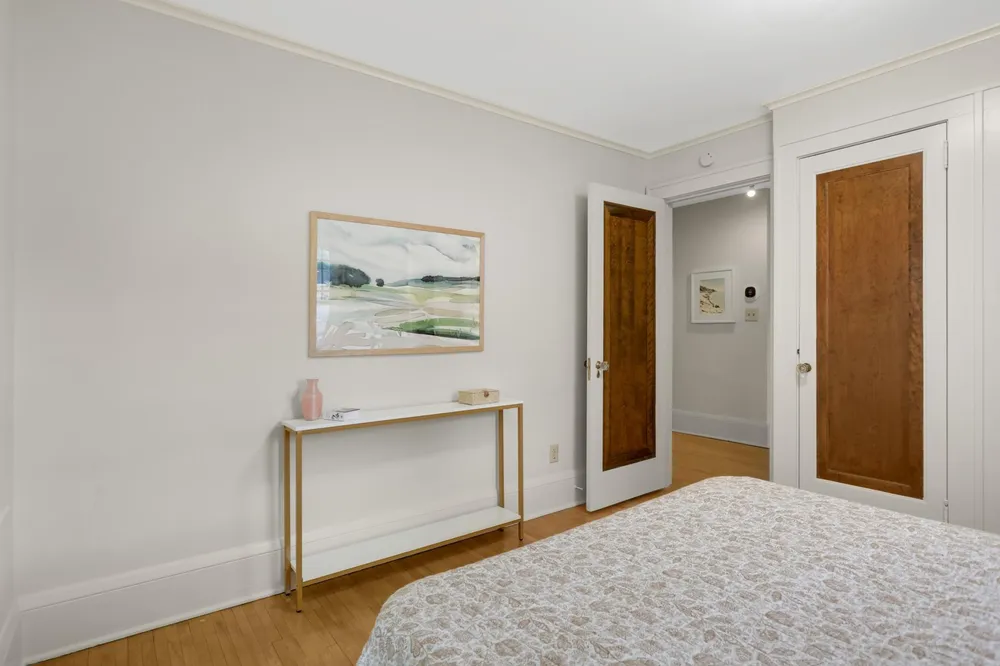 3015 E Minnehaha Pkwy, Minneapolis, MN 55417