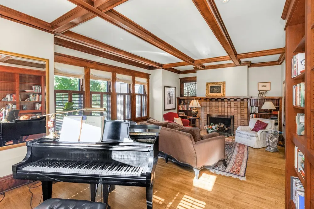 1825 Summit Ave, Saint Paul, MN 55105