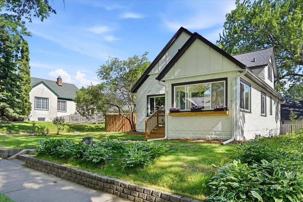 1245 Jefferson Ave, Saint Paul, MN 55105